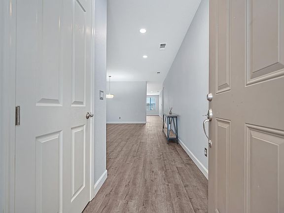 3rd image of 11744 Mani Cir