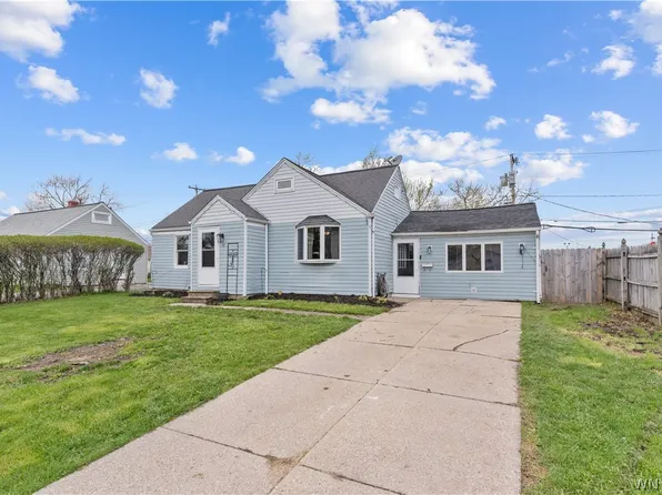 17 Violet Ave, Amherst, NY 14226