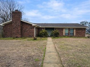 1368 Joplin Dr, Grenada, MS 38901