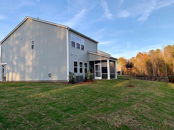 4th image of 1311 Rosefinch Dr