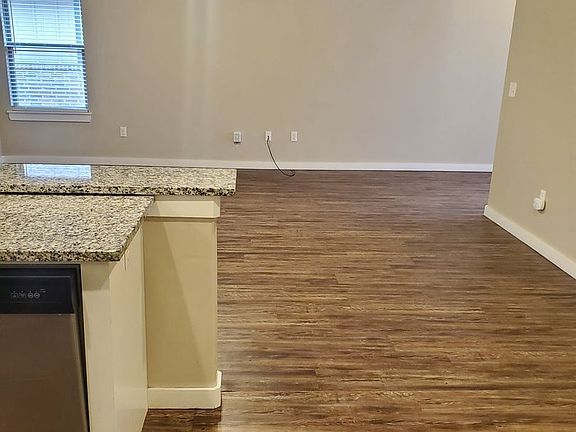 5th image of 5210 Oakwood Villas Ct