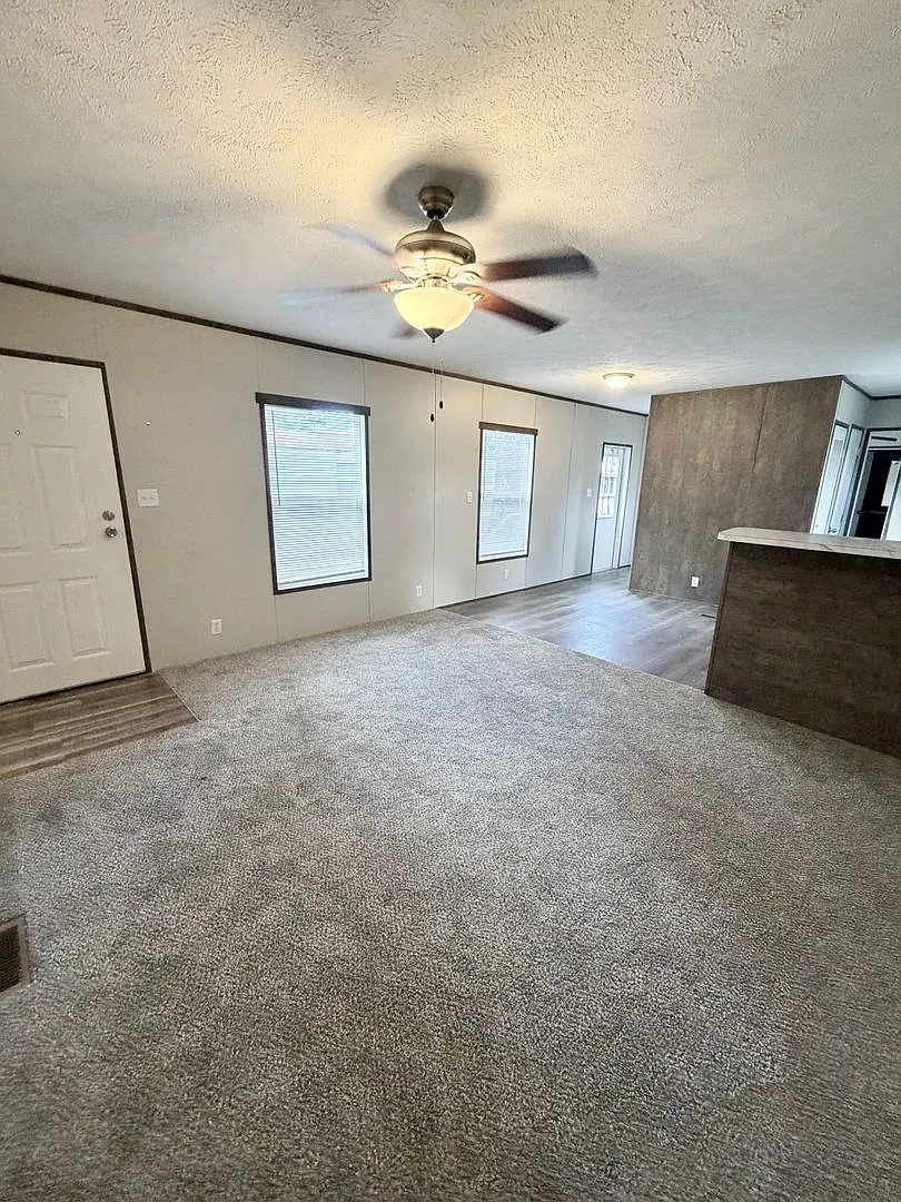 3 bed, 1065 sqft, $1,209 — Photo 2