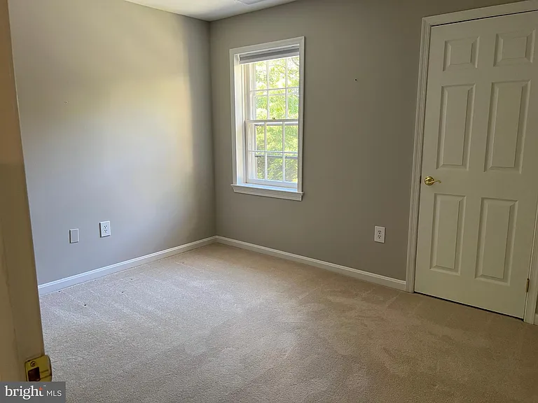 10220 Cedar Pond Dr — Photo 48
