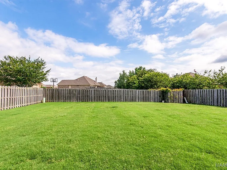9625 Helmsley Cir — Photo 38