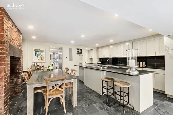 Sold by Sotheby's International Realty | media 5