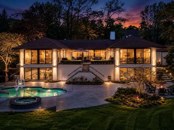 N1888 Loramoor LANE, Lake Geneva, WI 53147