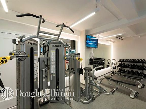 5th image of 445 W 23rd St APT 10A
