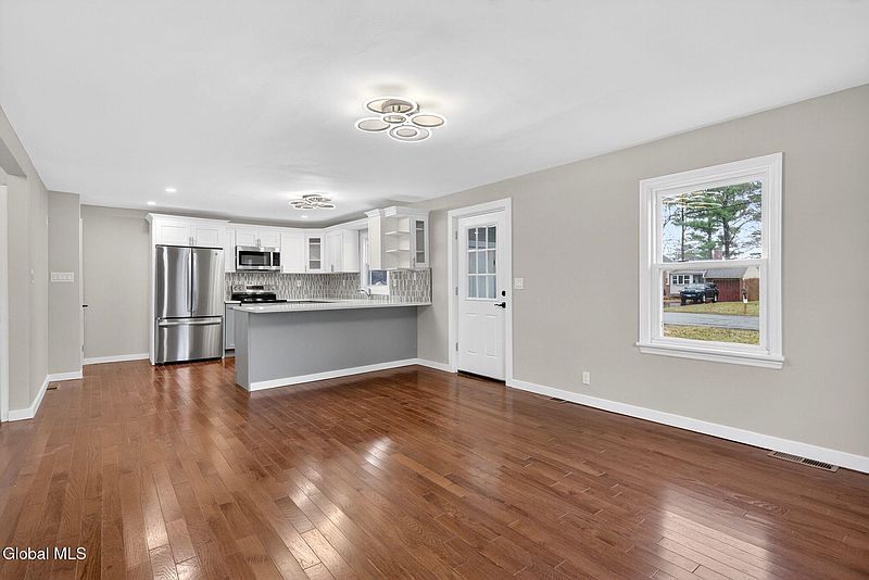 5th image of 5 Nielson Road