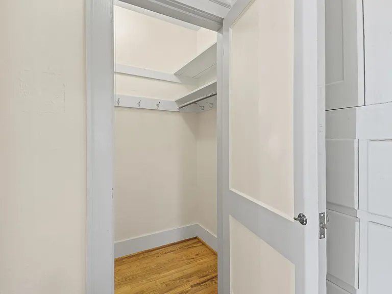 1526 SE Hawthorne Blvd #1 — Photo 10