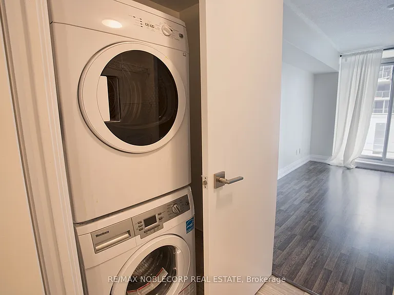 565 Wilson Ave #319W — Photo 15