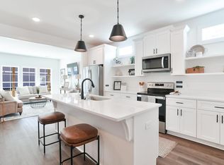 1019 Crossing Ct E, Valley, AL