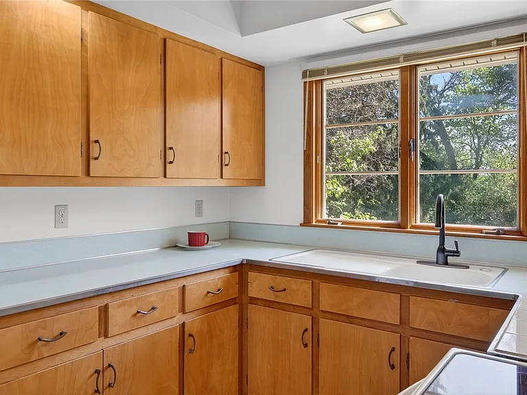 11 Forest Ln — Photo 6