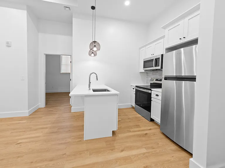99 Richmond St #101 — Photo 12