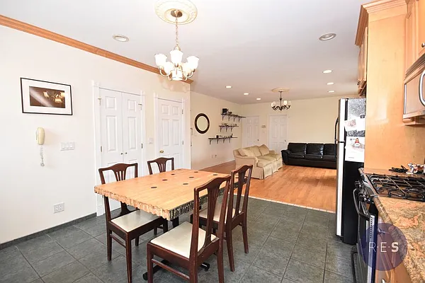 Rented by RES New York | media 15