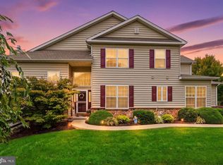 1201 Ridgeview Dr, Morgantown, PA 19543