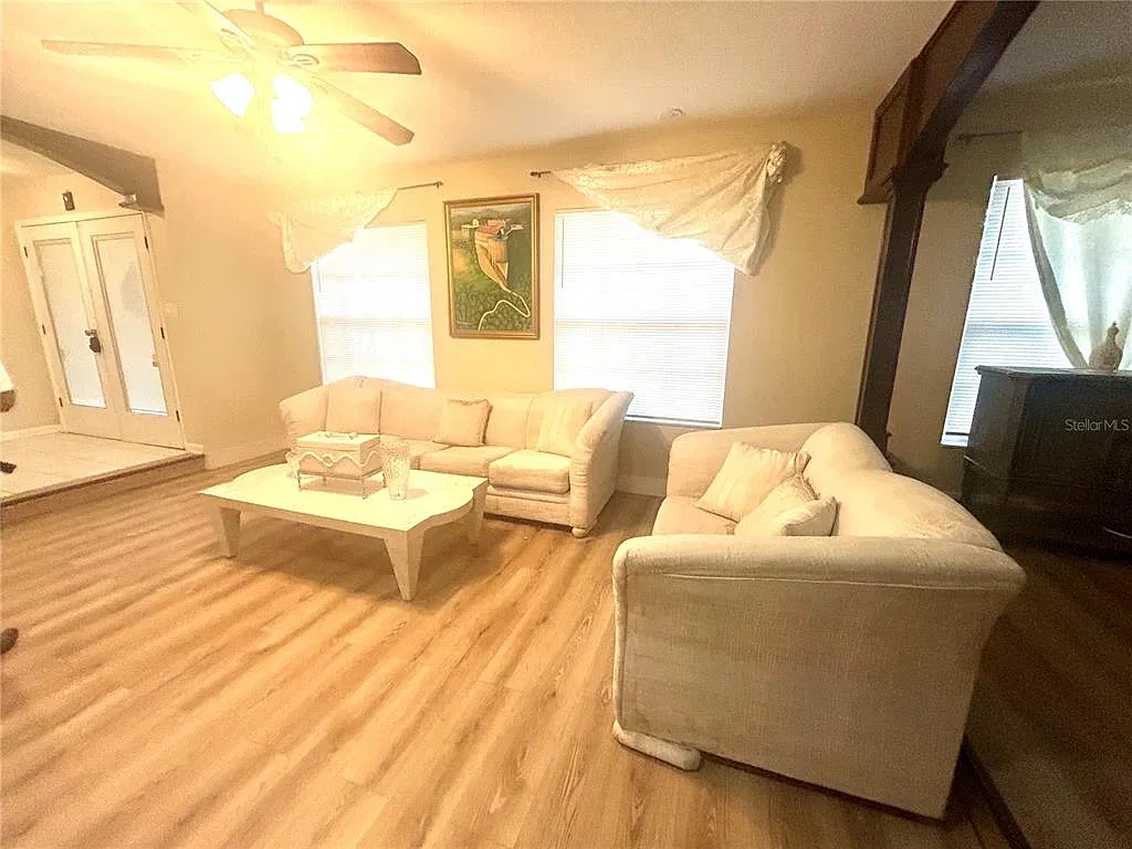 3 bed, 2.0 bath, 1680 sqft, $2,200 — Photo 4