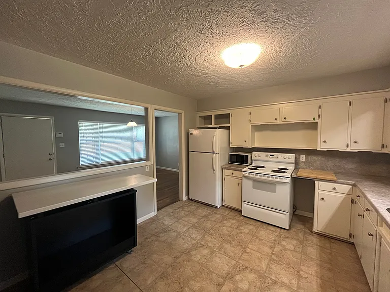 1332 W Boyd St — Photo 14