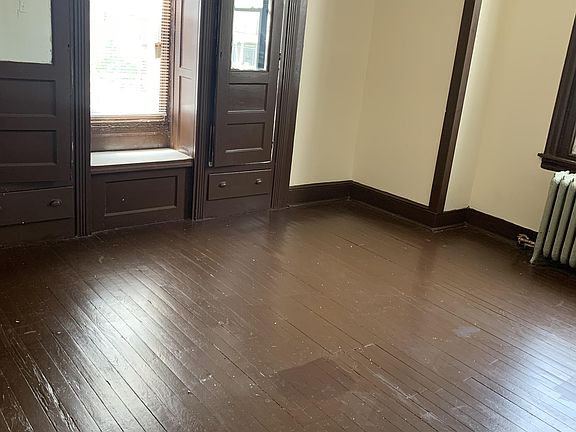 5th image of 164 N 61st St