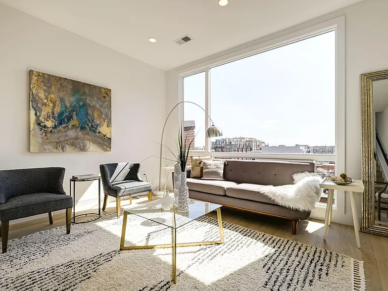 1424 Belmont St NW #9 — Photo 3