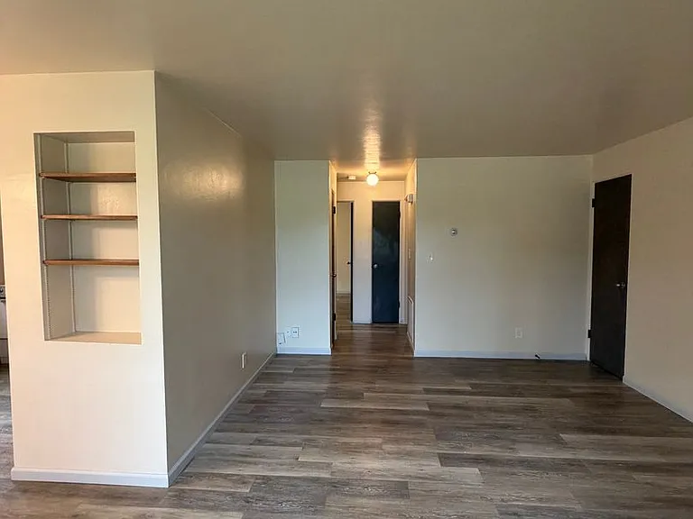 3309 E Edgemere Dr — Photo 2
