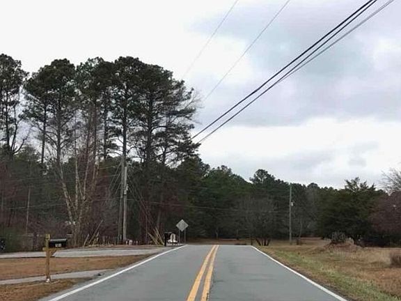 Exterior Neighborhood (street photo)