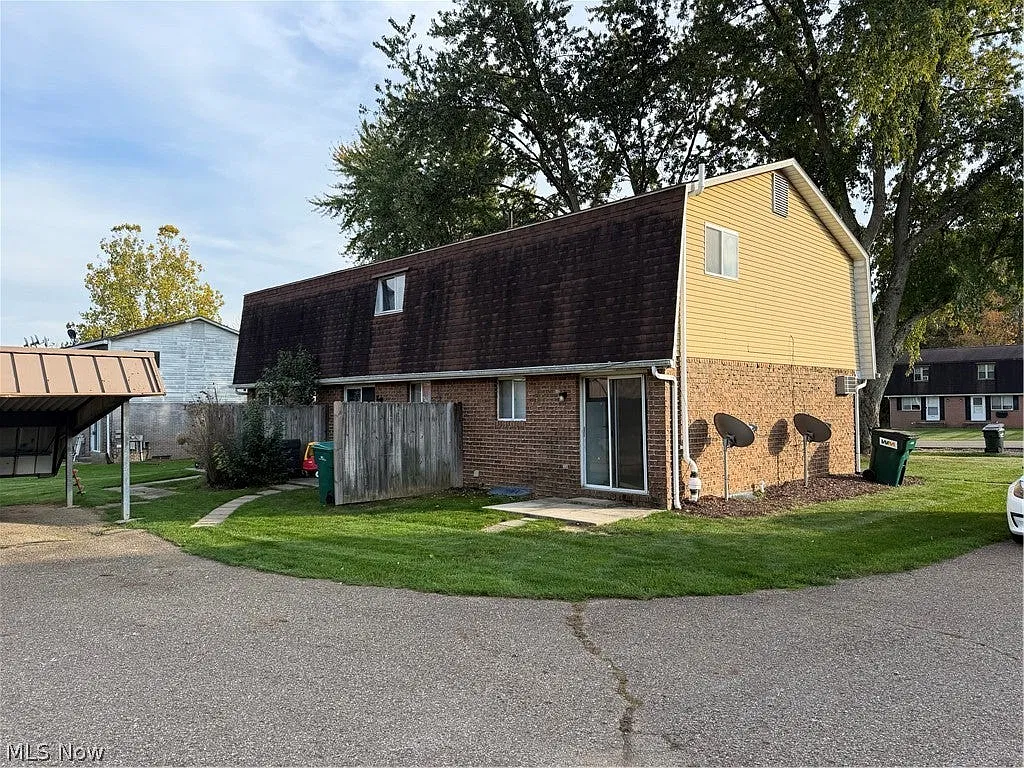 2 bed, 832 sqft, $1,000 — Photo 3