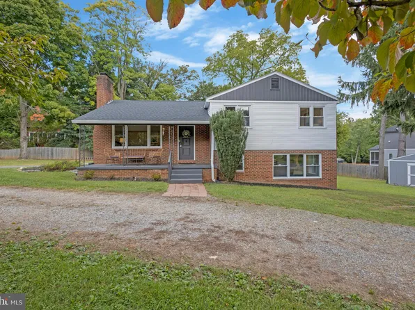 9644 Blake Ln, Fairfax, VA 22031