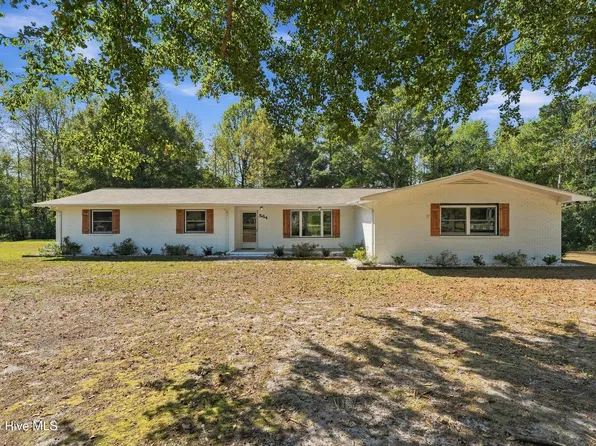 564 Old Folkstone Road, Holly Ridge, NC 28445