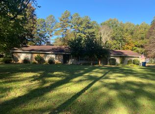 303 Meadowlane Dr, Aberdeen, MS 39730