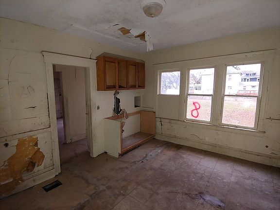 5th image of 333-35 Palmer Ave