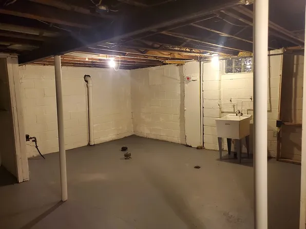 65 E Strathmore Ave, Pontiac, MI 48340