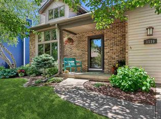 1119 Deerfield Dr, Iowa City, IA 52246