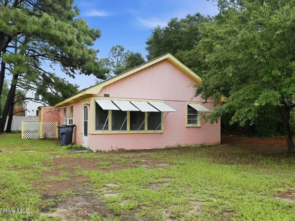 2035 Smithfield Street, Kill Devil Hills, NC 27948