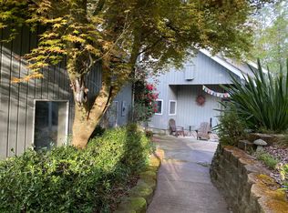 4226 Bent Tree Ln, Eugene, OR 97405