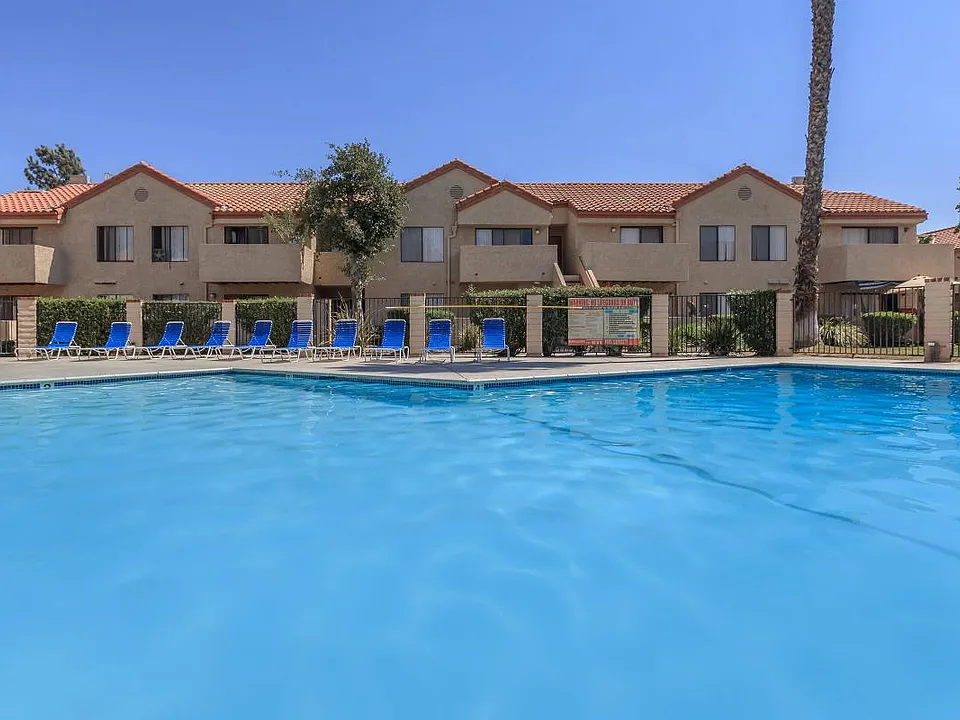 Building Photo 3