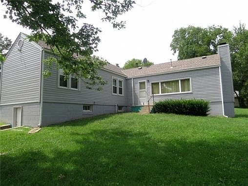 3rd image of 9610 E Linwood Blvd