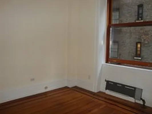 Rented by Raz Realty | media 4