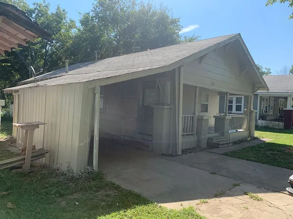 504 N 5th St, Okemah, OK 74859