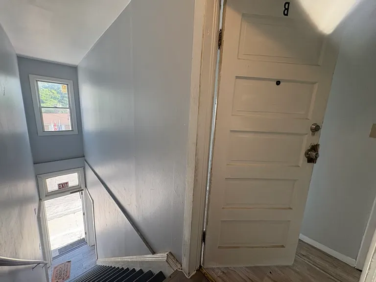 208 Main St #B — Photo 15