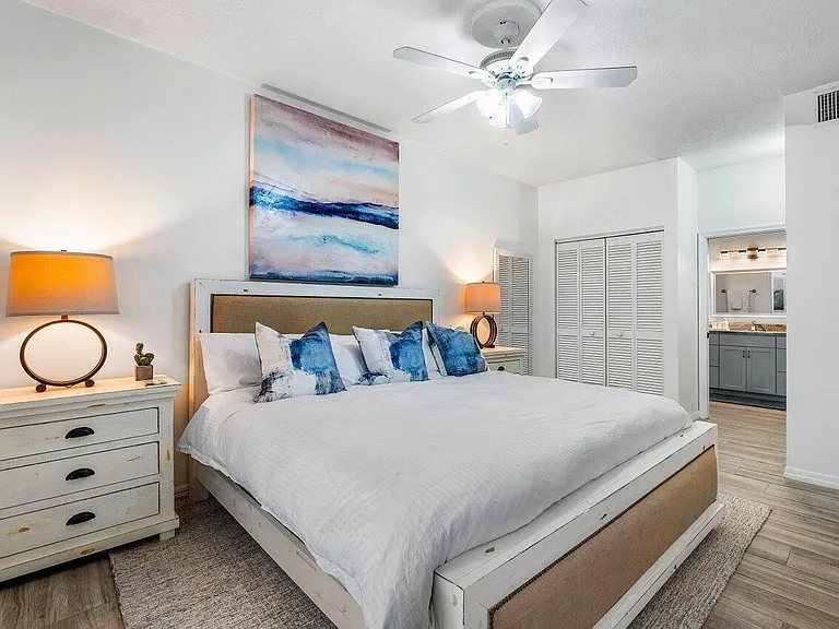 820 Bella Vista Ct S #20 — Photo 16