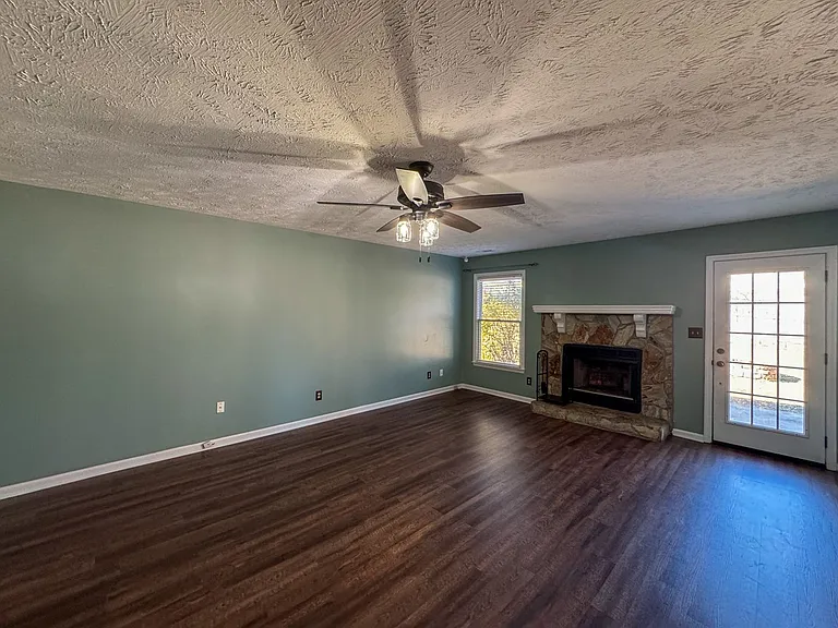 309 Sparrow Dr — Photo 6