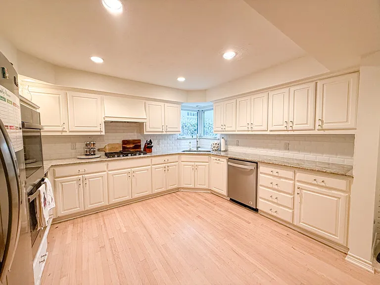 4500 San Carlos St — Photo 9