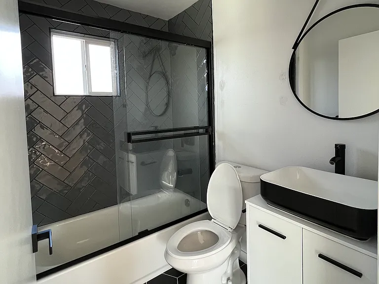 2318 1/2 W 2nd St #2318-1/2 — Photo 7
