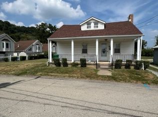 220 Lion Ln, Beaver, PA