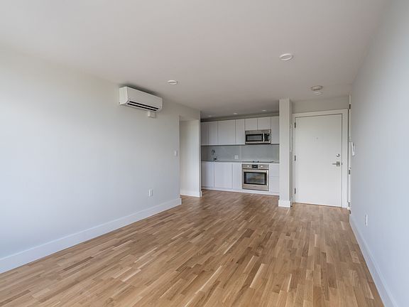 2nd image of 334 Harvard St #D5