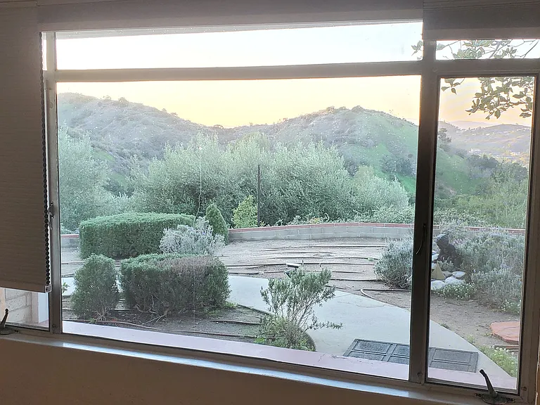 La Tuna Canyon Rd — Photo 16