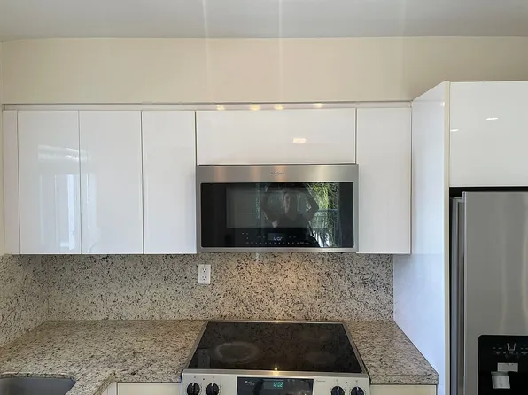 3101 SW 27th Ave APT 301, Miami, FL 33133