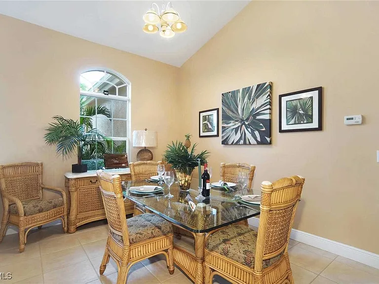4114 NW 39th Ln — Photo 8