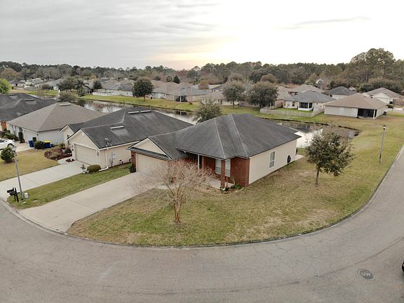 2nd image of 12043 Hayden Lakes Cir