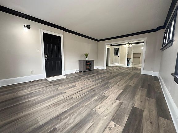 4th image of 3949 25th Ave S